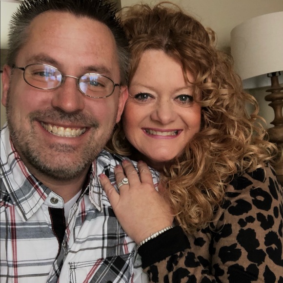 Meet your Posher, Wendy - Picture 1 of 2